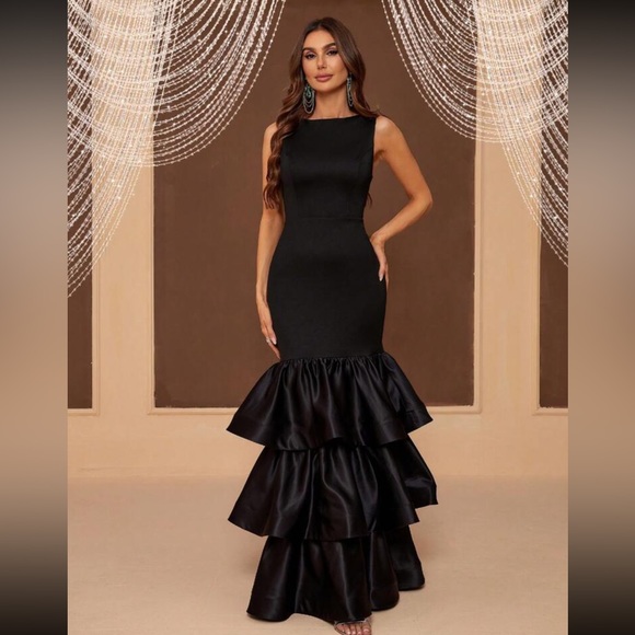 Belle Ladies' Evening Dress With Tiered Hem And Patchwork Fabric - Picture 3 of 7